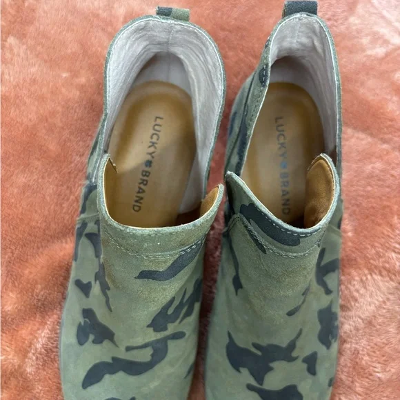 Lucky Brand Camo Suede Ankle Booties Western Low Heel Boots - Picture 3 of 10